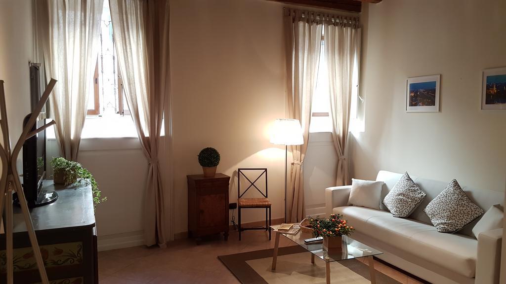 Veronetta Lovely Apartment Bagian luar foto